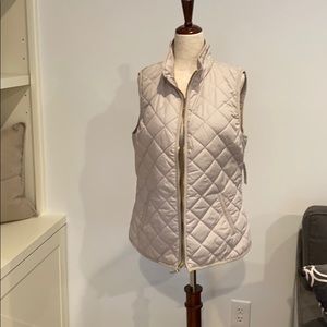 NWT Old Navy light weight taupe puffer vest